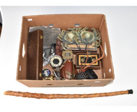 A rummage box of various vintage/antique collectables to include Jolly N bank; metal cash tins; vintage Voigtlander camera; s