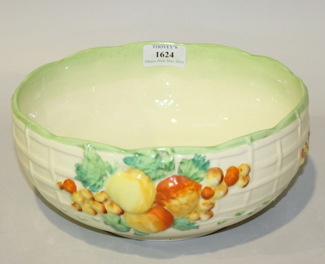 A Royal Staffordshire pottery A.J. Wilkinson Ltd. circular fruit bowl