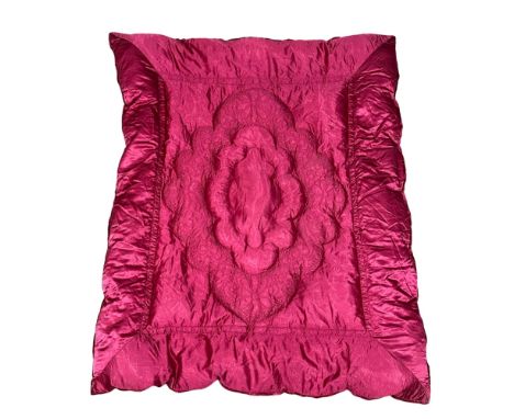 An Irish silk eiderdown. Early 20th Century. C.1930-1950.&nbsp; 157x134cm