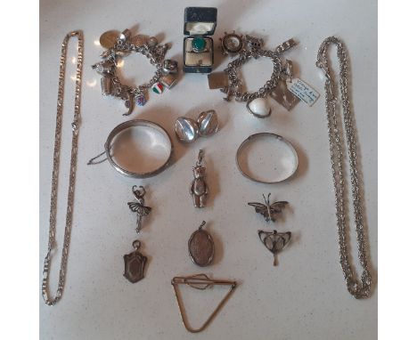 Vintage costume jewellery, mainly silver, to include an engraved hinged silver bangle with safety chain, makers mark indistin