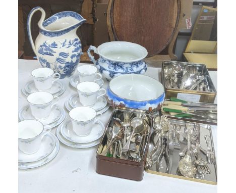 Mixed ceramics to include a Wedgwood Willow blue and white jug, Sadler Belgravia cups and saucers and others, together with m