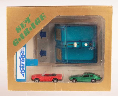 Matchbox Superfast Made in Bulgaria Garage Gift Set - containing (1) 6c Mercedes 350SL Convertible - red body, clear windscre