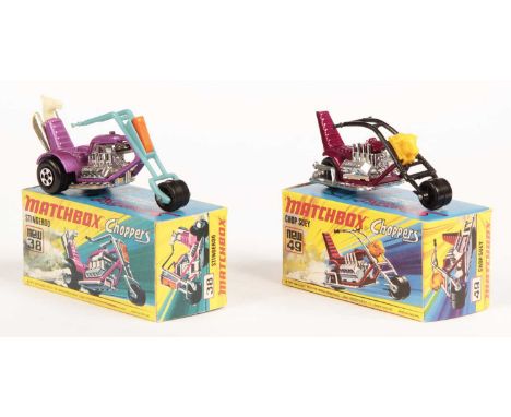 Matchbox Superfast Pair of Chopper Motorcycles - (1) 38b Stingeroo Chopper Motorcycle - metallic candy pink frame, light blue
