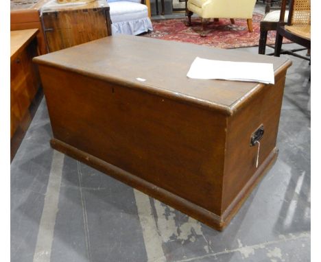 Stained pine blanket/tool chest with pair of metal carrying handles 