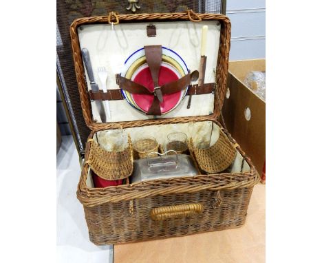 Vintage wickerwork picnic basket with original metal and ceramic sandwich holder and three various spark guards (4) 