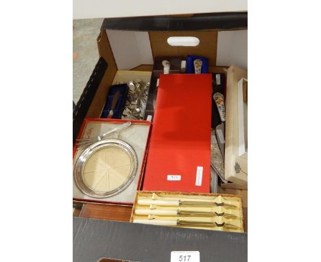 Royal Worcester ceramic-handled and EPNS pastry slice, two sets of steak knives (boxed) and a large quantity of decorative an