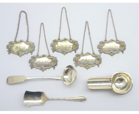 Silver individual cigar ashtray, Sheffield 1919, George IV silver fiddle pattern toddy ladle, Edinburgh 1829, set of 5 plated