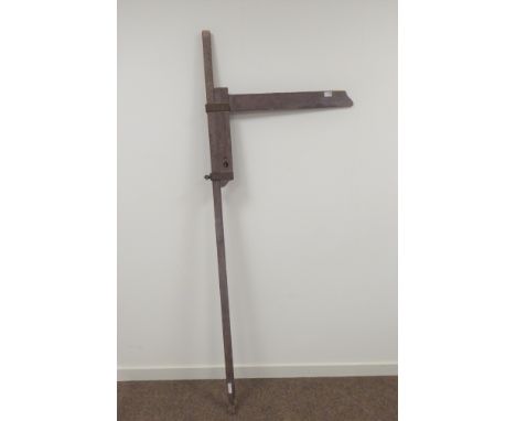 20th century pine horse measuring stick, hands register, inscribed 'JWSP', H199cm