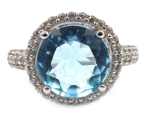 Silver blue crystal and cubic zirconia ring, stamped 925 Condition Report &amp; Further Details Size P