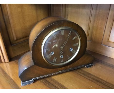 Smiths 3 hole mantle clock, comes with key & pendulum. 