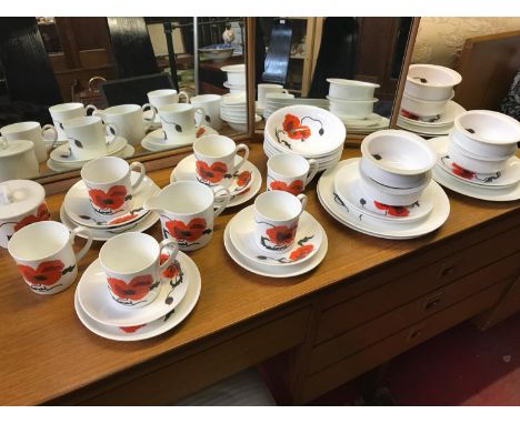Wedgwood Susie Cooper Design 40 piece "Cornpoppy" dinner/ tea service 