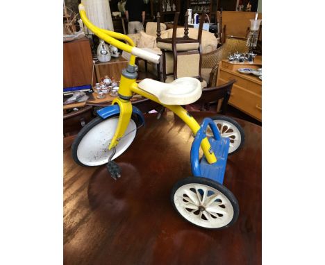 Vintage childs Raleigh trike 