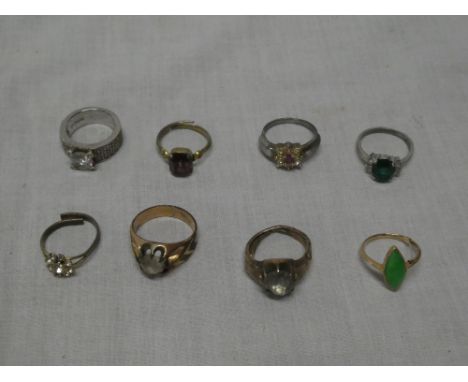 A selection of various dress rings including 9ct gold mounted dress ring (af), amethyst mounted ring, jade mounted dress ring