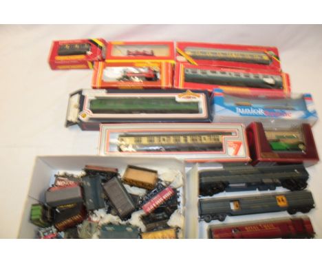 Various 00 gauge boxed railway carriages including Hornby, Lima etc., a boxed Hornby R779 tank engine, Hornby Dublo Royal Mai