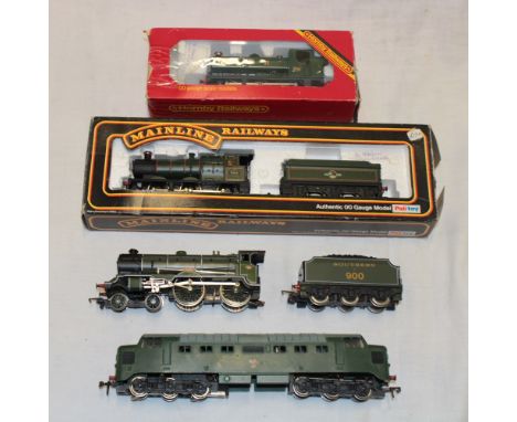 A Mainline 00 gauge 0-6-0 Collett Class locomotive and tender in original box; Hornby R041 GWR Pannier tank engine in origina