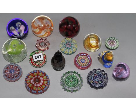 A collection of 17 paperweights including Caithness