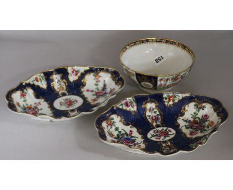 A Worcester scale blue bowl and two similar dessert dishes