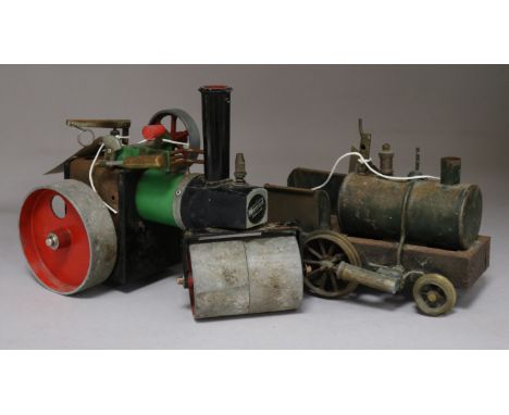 A Mamod steam roller and a tinplate 'Zulu' locomotive (a.f)