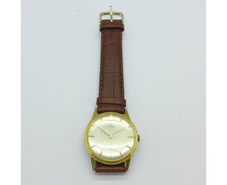 A gentleman's Omega wristwatch with manual movement