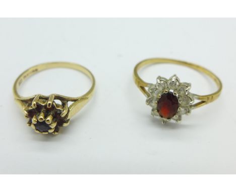 Two 9ct gold cluster rings, 3.7g, M and R