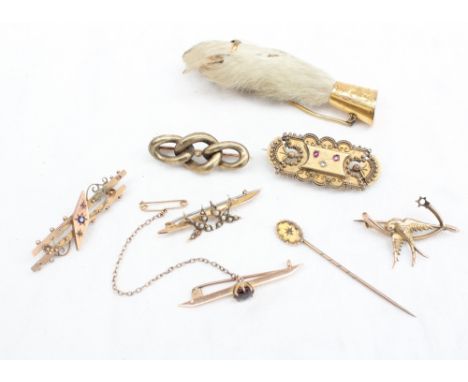 A 9ct gold seed pearl set bar brooch in the form of two birds, together with two other 9ct gold bar brooches overall approxim