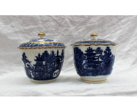 An 18th century Caughley "pagoda" pattern blue and white sucrier and cover, salopian "S" to the base, 11cm high together with