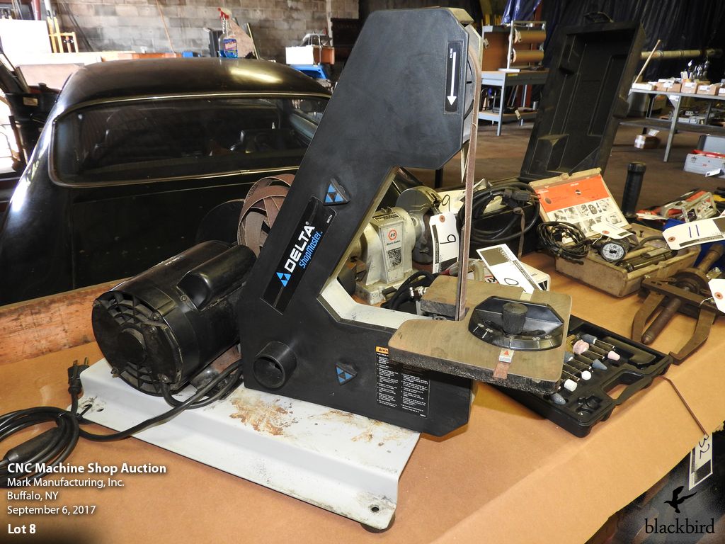 Delta Shopmaster model SA180, 1" belt and 8" disc sander