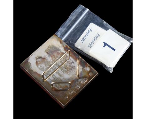 An Elizabeth II silver-mounted desk perpetual calendar, by Carrs of Sheffield, hallmarks Sheffield 2000, 7cm x 6cm, boxedNew 