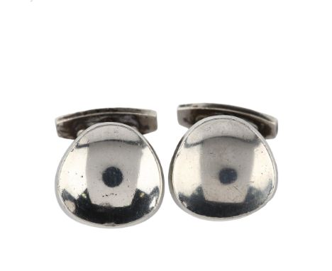 BENT KNUDSEN - a pair of Danish modernist sterling silver cufflinks, model no. 22, panel diameter 17.8mm, 17.9gNo damage or r