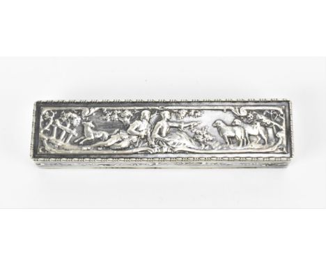 A Continental import silver snuff box, with hallmarks and imported marks stamped 925, the hinged lid with embossed watteau-es