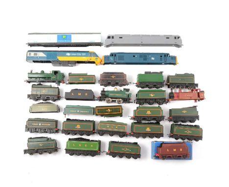 OO gauge model railway locomotive bodies and spare tenders, various types including makers Hornby, Wrenn, Tri-ang, Hornby Dub