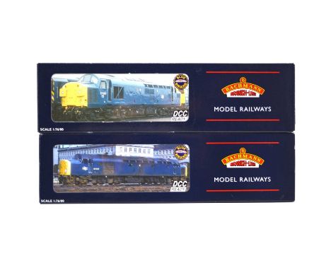 Bachmann OO gauge model railway diesel locomotives, two including ref 32-776 class 37/0 BR green code D6707; 32-478 class 40 