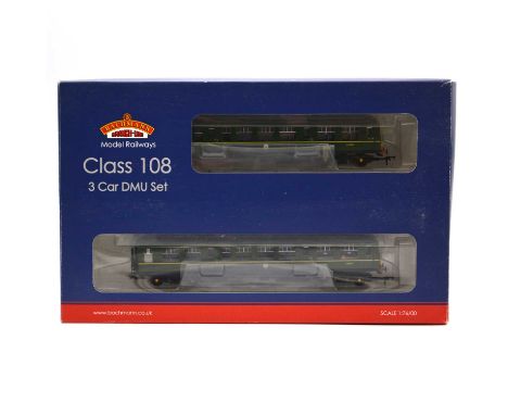 Bachmann OO gauge model railway locomotive set, ref 32-911A class 108 3-car DMU BR green, 8 DCC, boxed.