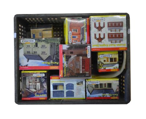 Hornby OO gauge model railway Skaledale track-side buildings, eight including double road engine shed; farm house; singal box