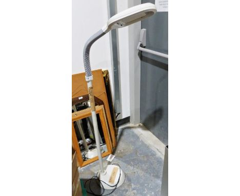 Floor-standing reading lamp