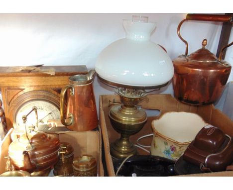 Box of interesting items comprising various brass and metalwares to include a copper spirit kettle, antique copper kettle and