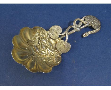 Good quality Victorian silver gilt caddy spoon, London 1862, 9 cm long 0.5 oz approx 
