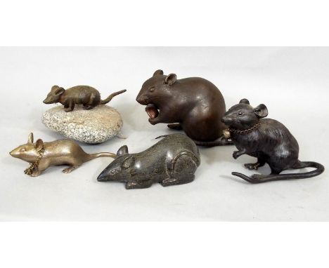 Five models of rats, two in bronze, soapstone, etc, 10cm max 