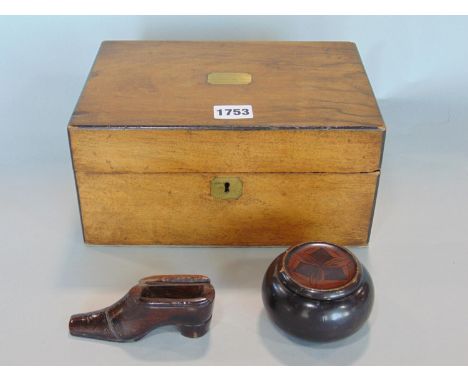Walnut box with a shoe snuff box and lacquered box (3) 