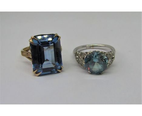9ct blue spinel dress ring, size L and a further 9ct white gold blue spinel example, size M, 9.7g total (2) 