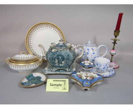 A collection of Cauldon China dinnerwares with gilt border decoration comprising oval meat plate, tureen and cover, sauce tur