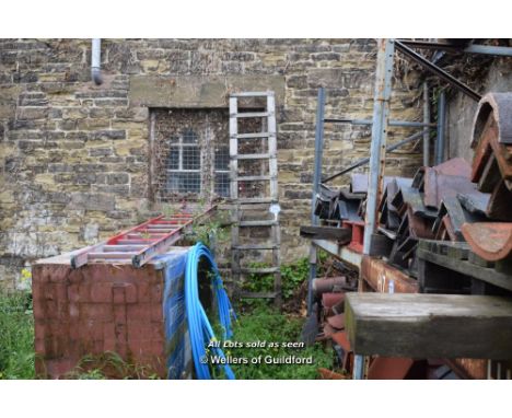 VINTAGE HANDMADE WOODEN HAY LOFT LADDER