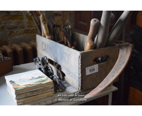 WOODEN CRATE CONTAINING MIXED VINTAGE HAND TOOLS