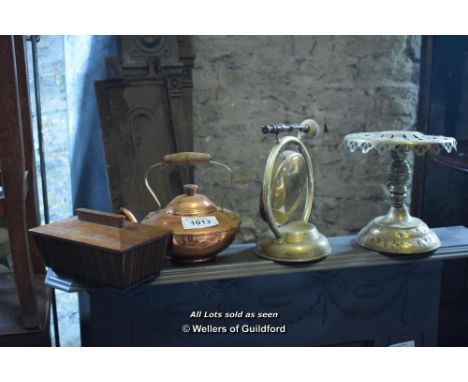 FOUR MIXED ITEMS INCLUDING A WOODEN TRINKET BOX, COPPER KETTLE AND A BRASS GONG