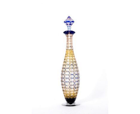 An early 20th Century Stevens & Williams cased crystal glass decanter circa 1905, the circular clear crystal foot set with a 