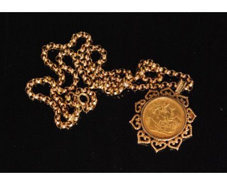An Edward VII full sovereign loose set to a 9ct mount and suspended from a 9ct belcher link chain, total weight 26.5g. 