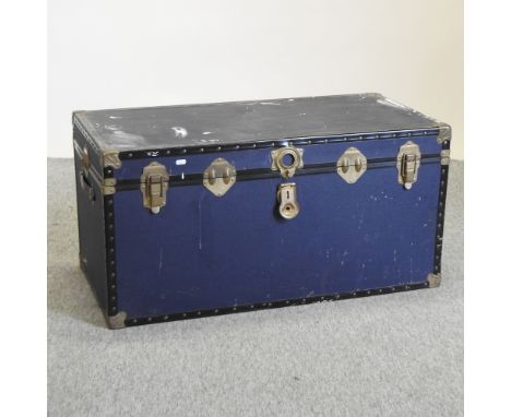 A mid 20th century blue travel trunk, 100cm