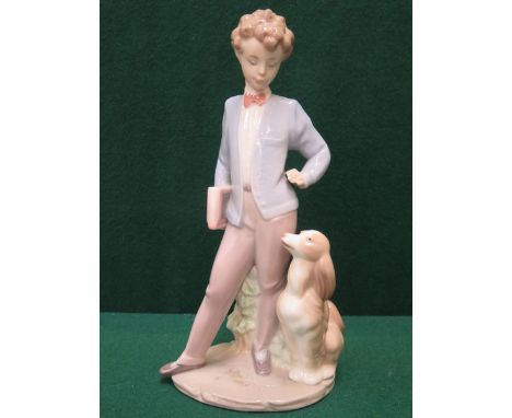 LLADRO GLAZED CERAMIC FIGURE- SUNDAY'S CHILD 
