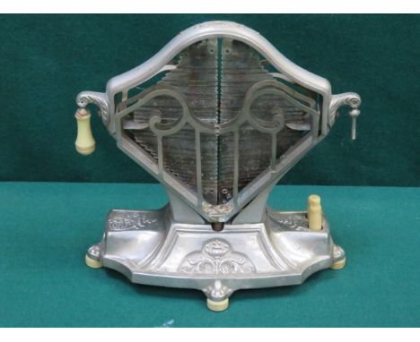 L.G. HANKINS & CO UNIVERSAL VINTAGE TOASTER 