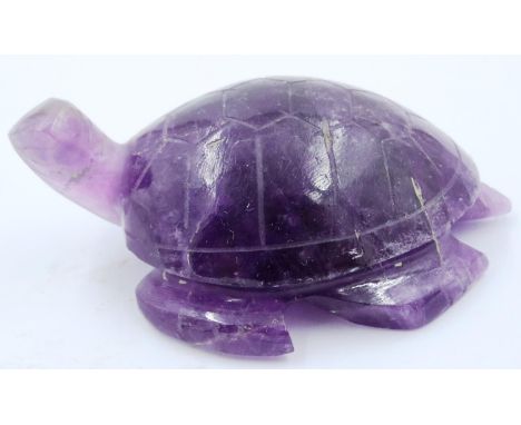 A Qing Dynasty carved purple jade zoomorphic turtle, L: 5 cm. P&P Group 2 (£18+VAT for the first lot and £3+VAT for subsequen